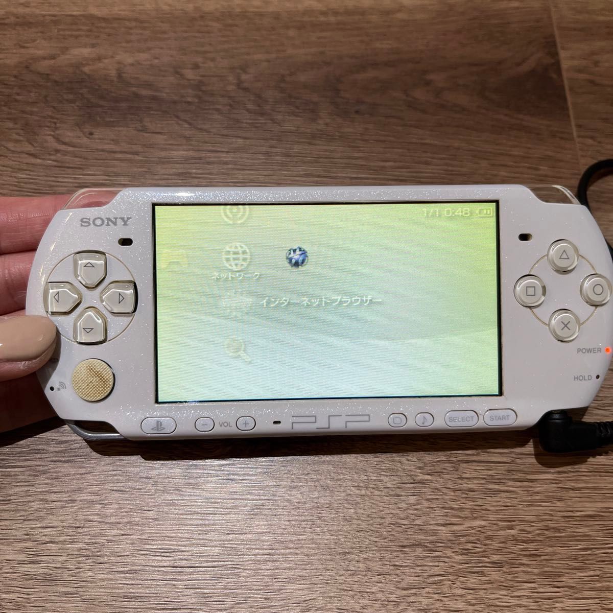 psp-3000 本体　 動作確認済み　バッテリー充電器付き　ラメ　ホワイト PSP