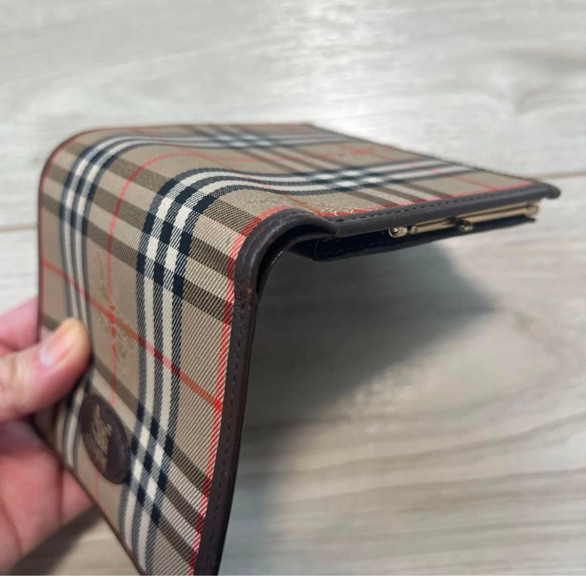 希少 BURBERRY バーバリー ノバチェック柄 がま口財布 二つ折り 希少 BURBERRY バーバリー ノバチェック柄 がま口財布 二つ折り