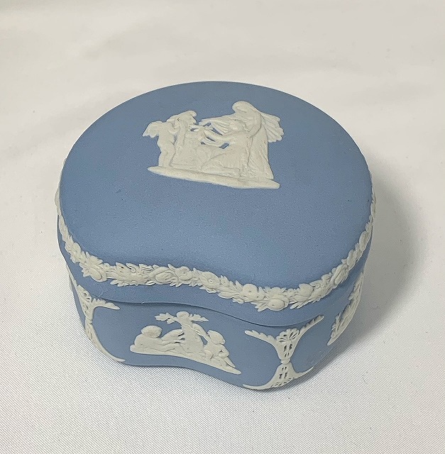 美品！Wedgwood ウェッジウッド ジャスパー 小物入れ ペールブルー 直径 約8cm_画像1