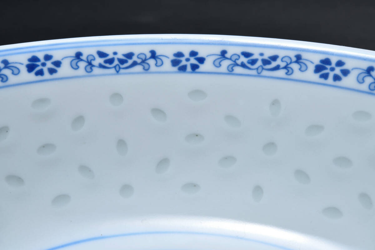 br10558 China fine art blue and white ceramics .. flower ... China . virtue . made ceramics and porcelain large .. Tang thing width 22.8cm height 7cm