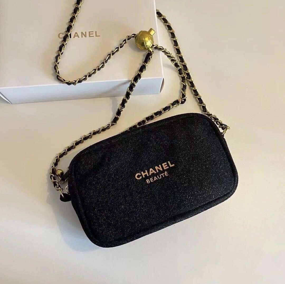 シャネル ノベルティ ショルダー ポーチ CHANEL 2way ロゴ シャネル ノベルティ ショルダー ポーチ CHANEL 2way ロゴ