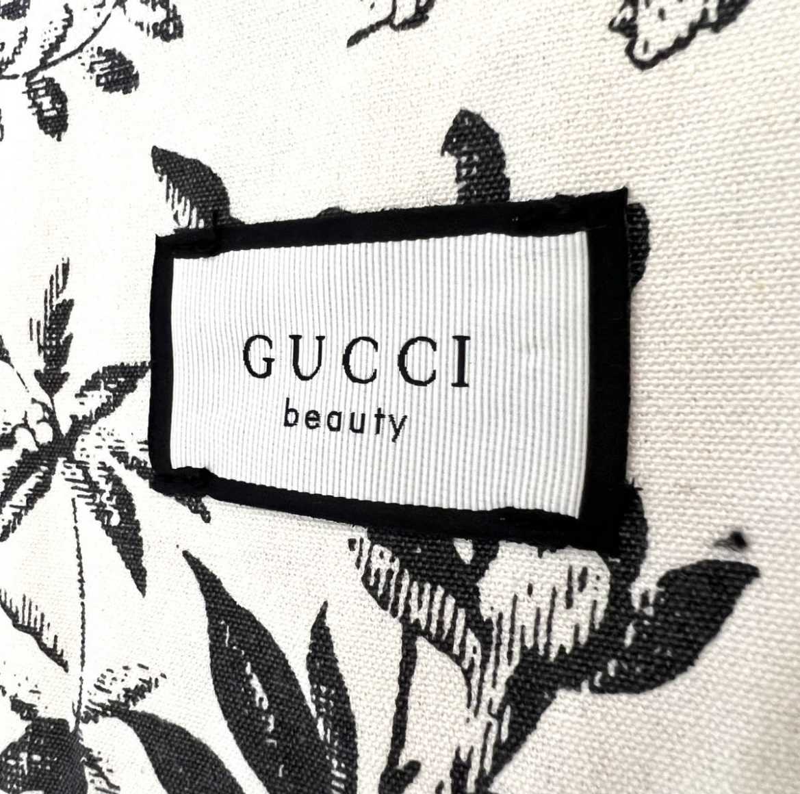 グッチ　GUCCI　ノベルティ　バッグ　トートバッグ　ブラック　エコバッグ　 黒　花柄　ロゴ　非売品　新品未使用品