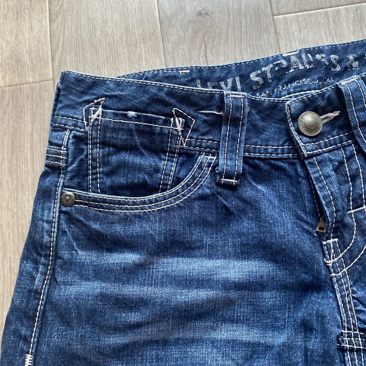 送料無料 古着ジーンズ【Levi's331 Sサイズ】ウエスト→約80cm