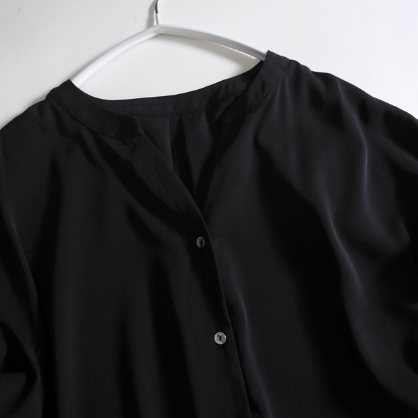  new goods # Urban Research SENSE OF PLACE# flair sleeve Skipper blouse black!....... texture of the material! adult pretty!