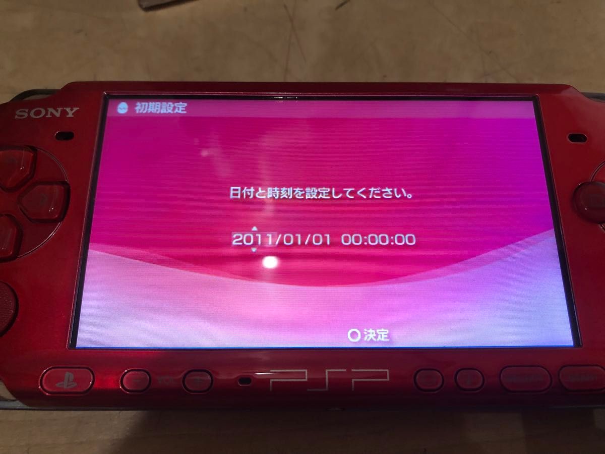 ★動作良好　新品同様　ラディアント レッド　PSP-3000　ほぼ未使用　極上美品　液晶内に僅かにチリあり