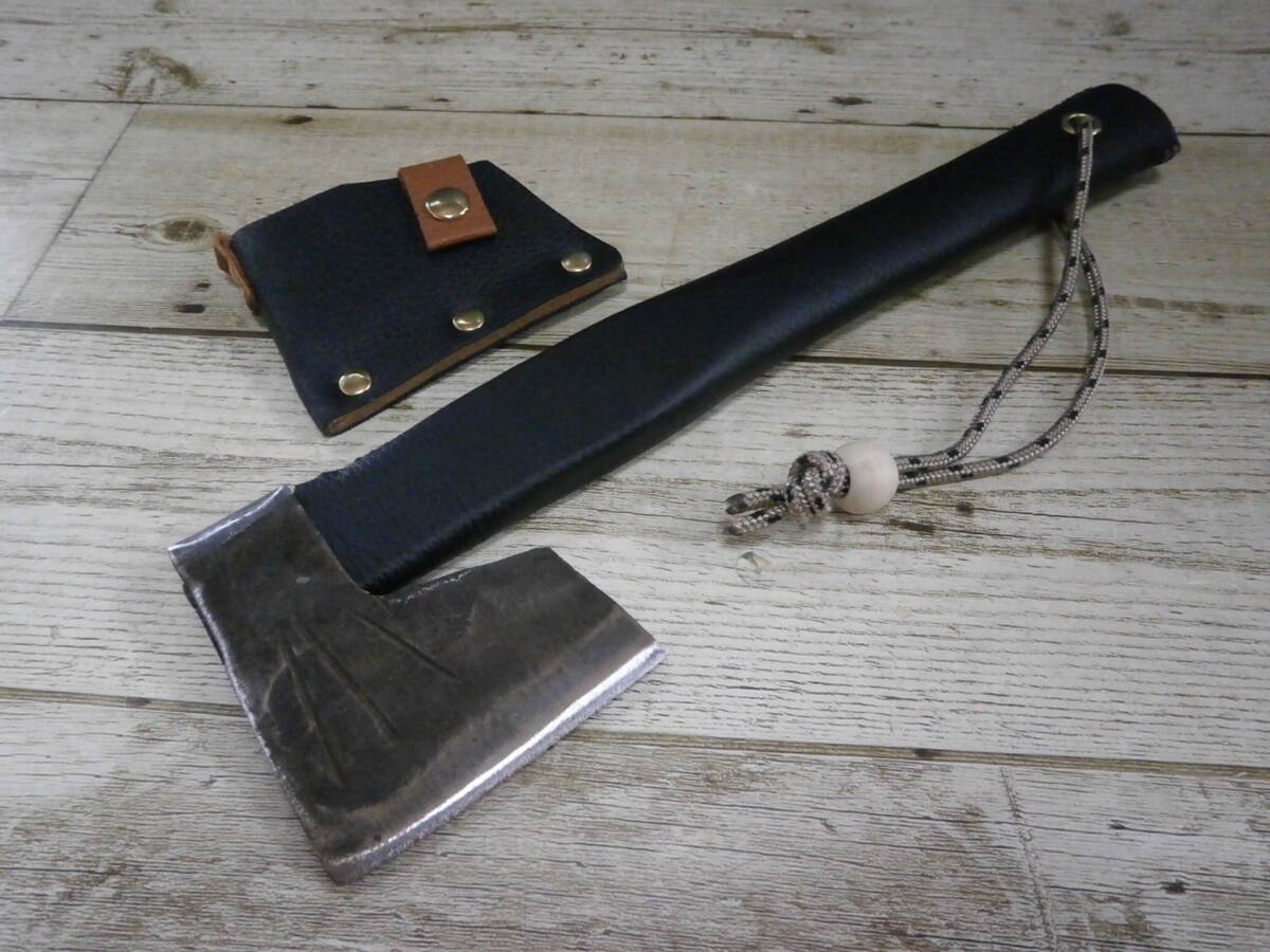 [ outright sales ] hand axe axe peace axe .... iron made hand Axe is Chet toma Hawk original leather case & grip attaching postage nationwide equal 370 jpy 
