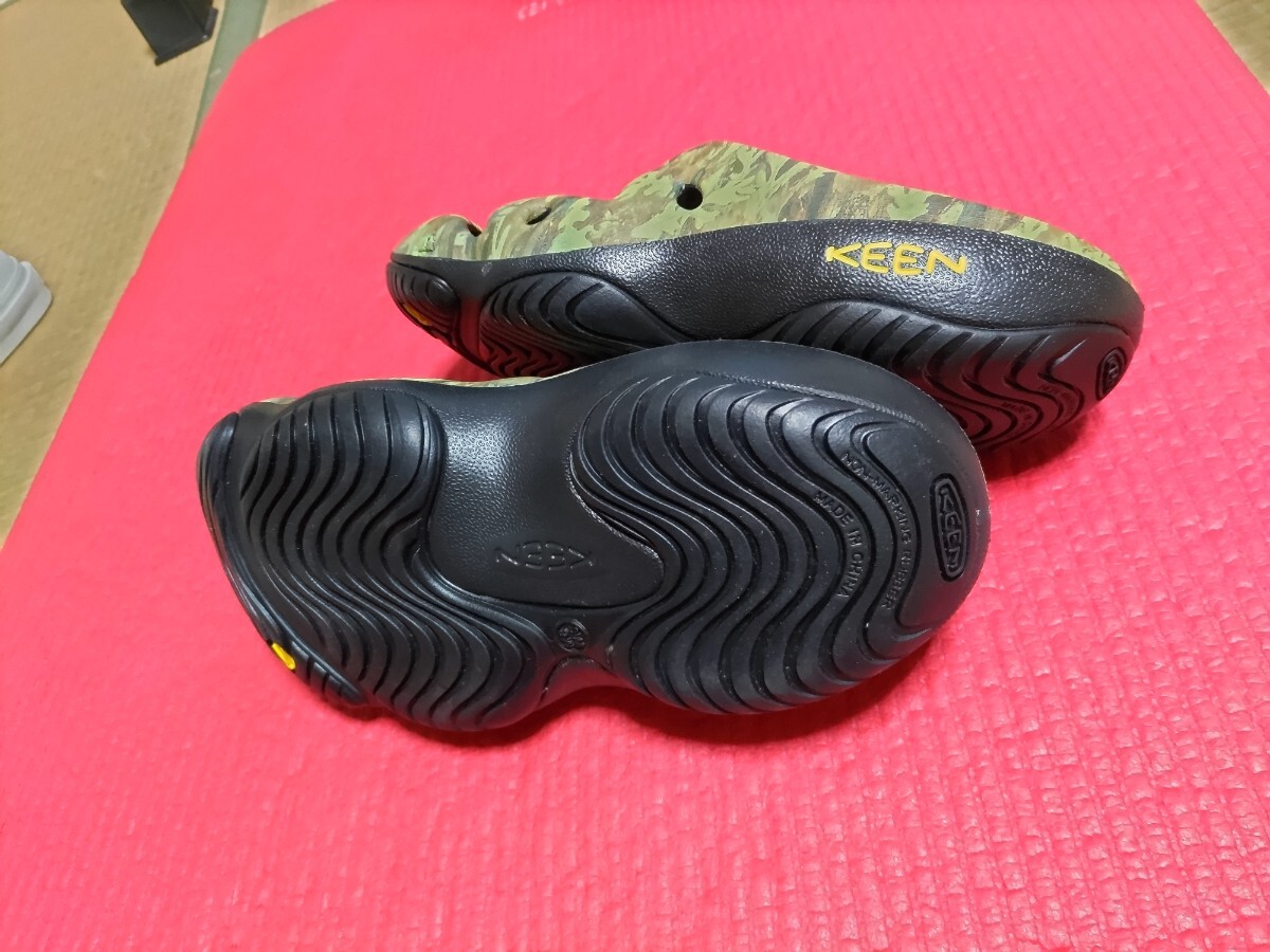  не использовался товар KEEN сандалии камуфляж 26 см 
