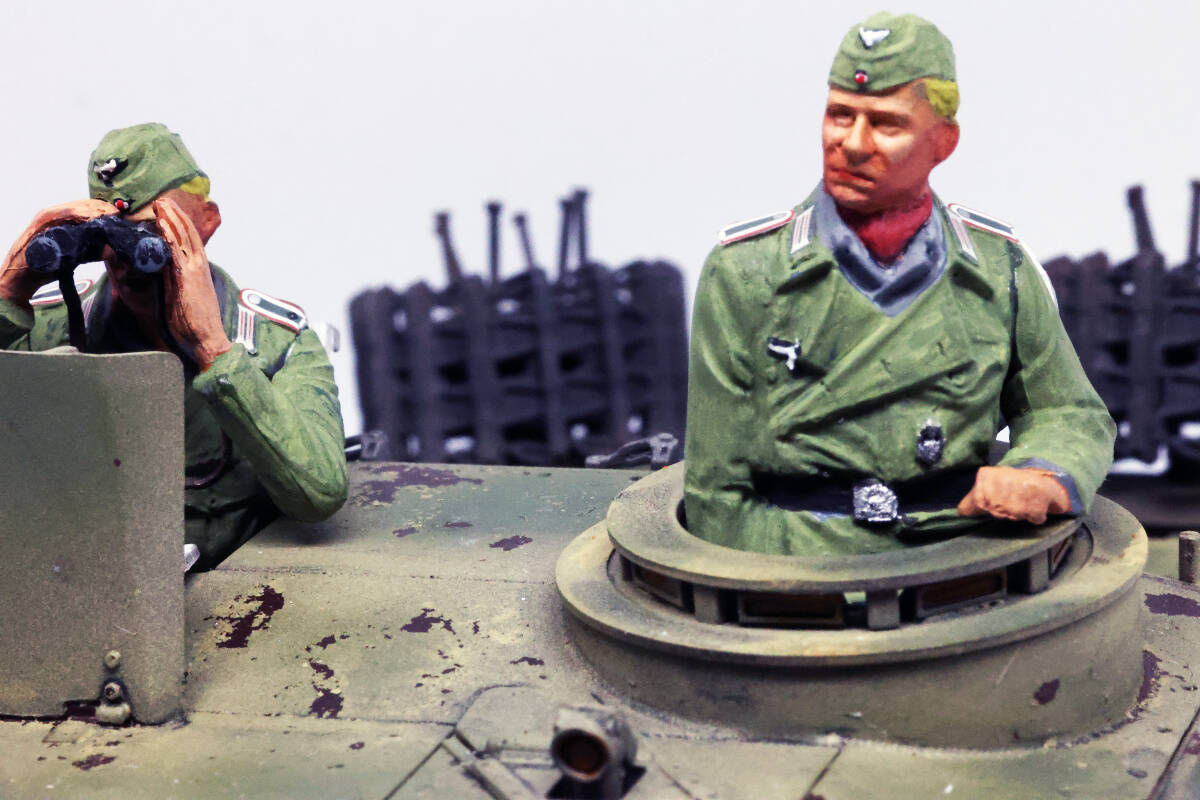 TAKOM 1/35 StuG.3Ausf.G EARLY PRODUCTION and Tristar 007ドイツ自走砲兵セット2から2体完成品の画像5