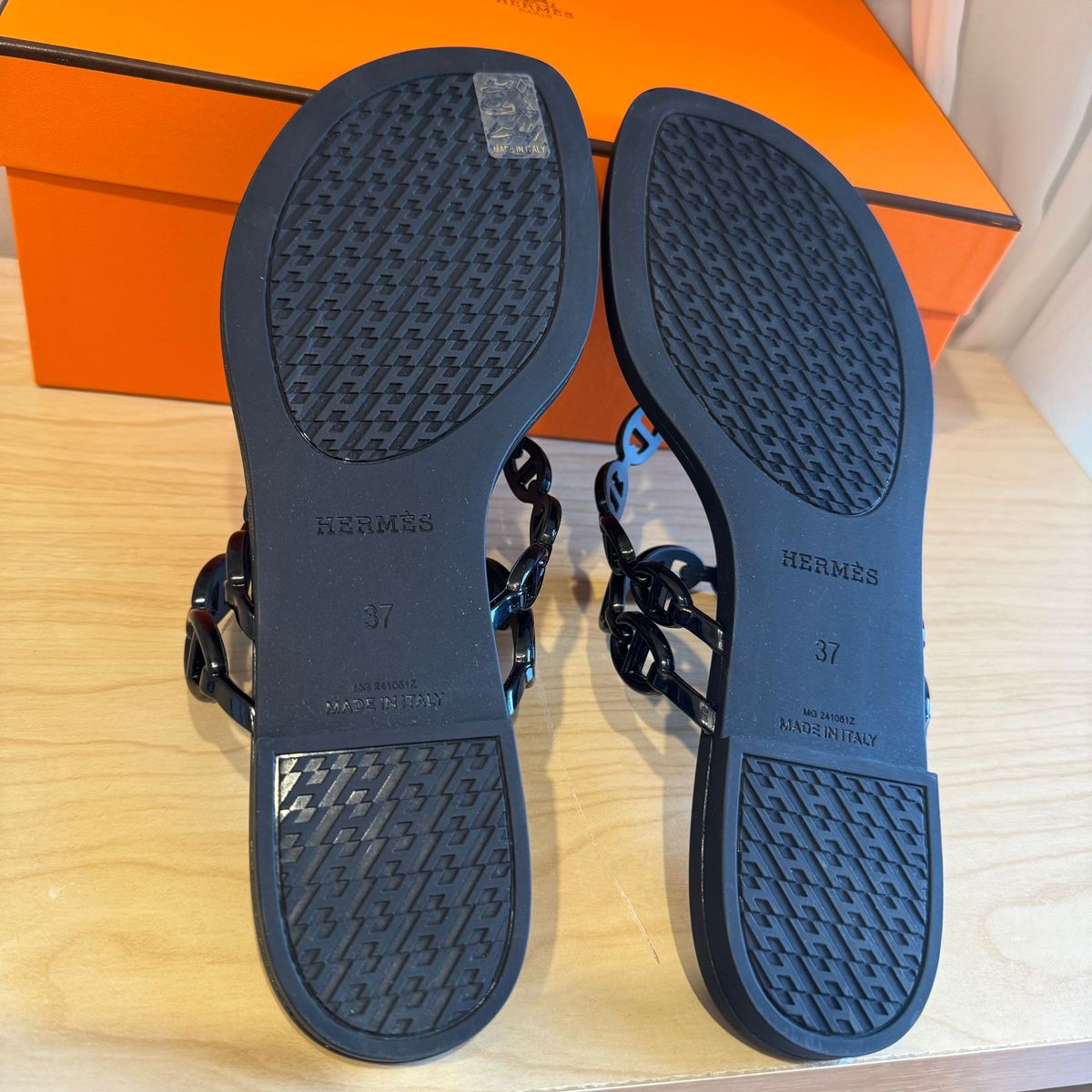 美品 エルメス hermes ビーチサンダル 37 アイランド サンダル 美品 エルメス hermes ビーチサンダル 37 アイランド サンダル