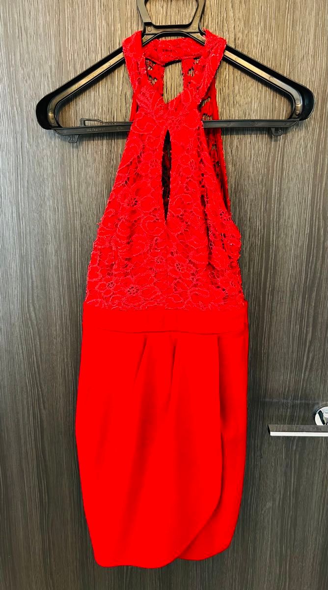 赤ドレス