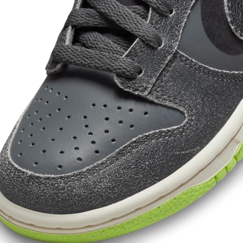 ☆NIKE DUNK LOW SE GS HALLOWEEN 濃灰/黄緑 24.5cm ナイキ ダンク ロー SE グレードスクール ハロウィン DQ6215-001_画像6