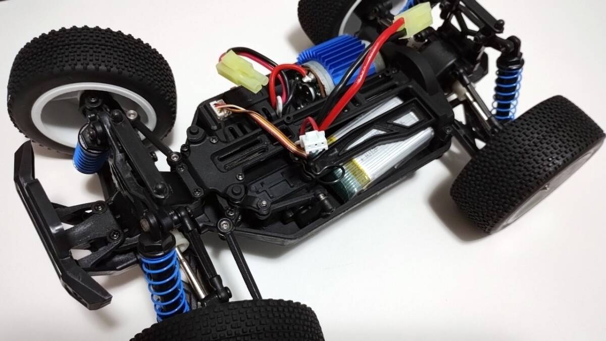 DEERC ラジコン オフロード 4WD トラック　1/18 2.4Ghz　 四輪駆動　LIPOバッテリー_画像2