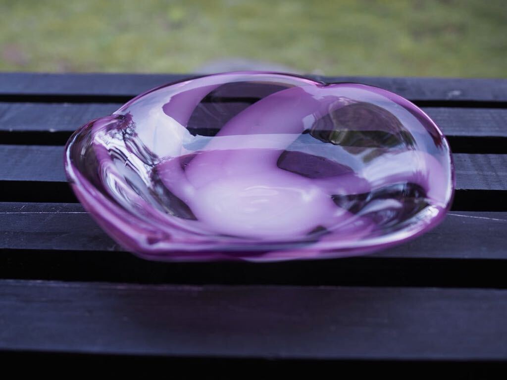 ★能登島ガラス 菓子器 赤紫に白の渦巻き_画像1