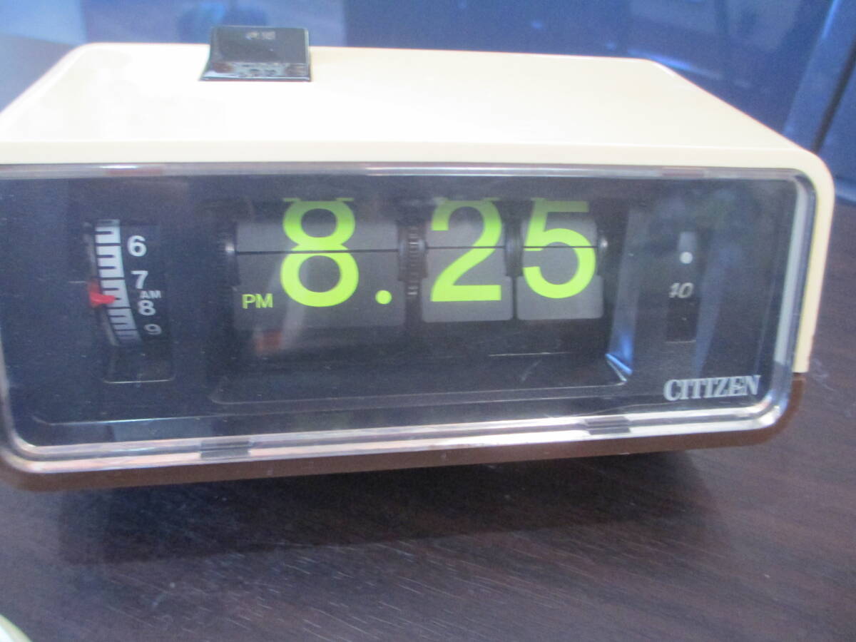 ジャンク 『 シチズン（CITIZEN） パタパタ時計 （置き時計 目覚まし時計）』 昭和レトロ  シチズンデジタル リズム時計工業の画像2