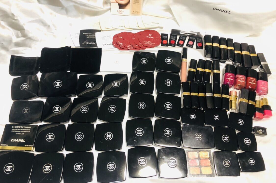 3.2kg CHANEL 99点 シャネル コスメ 化粧品 大量 まとめ セット アイシャドウ チーク 口紅 フェイスパウダー_画像1