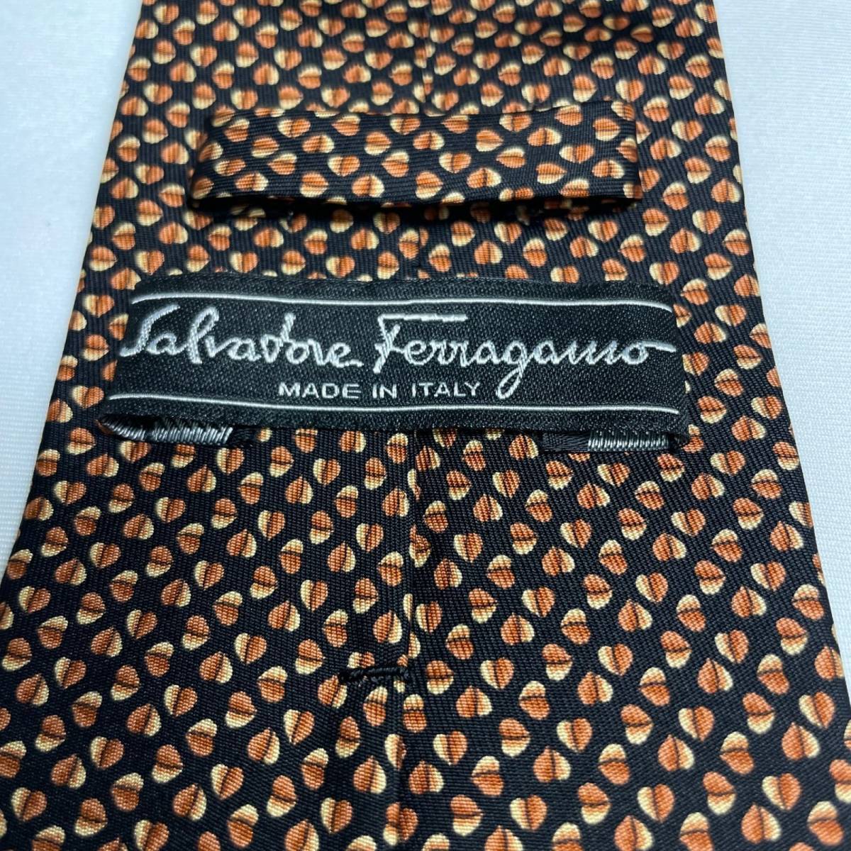 Salvatore Ferragamo　サルヴァトーレ・フェラガモ　ネクタイ　紳士　メンズ　服飾小物　ハート　シルク１００％　ブラウン系　極美品_画像6