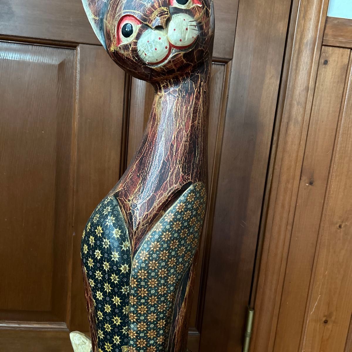 猫　木彫り　バリ島　インテリア　猫の置物　アンティーク　スタンド 置物 招き猫 彫刻 縁起物 オブジェ