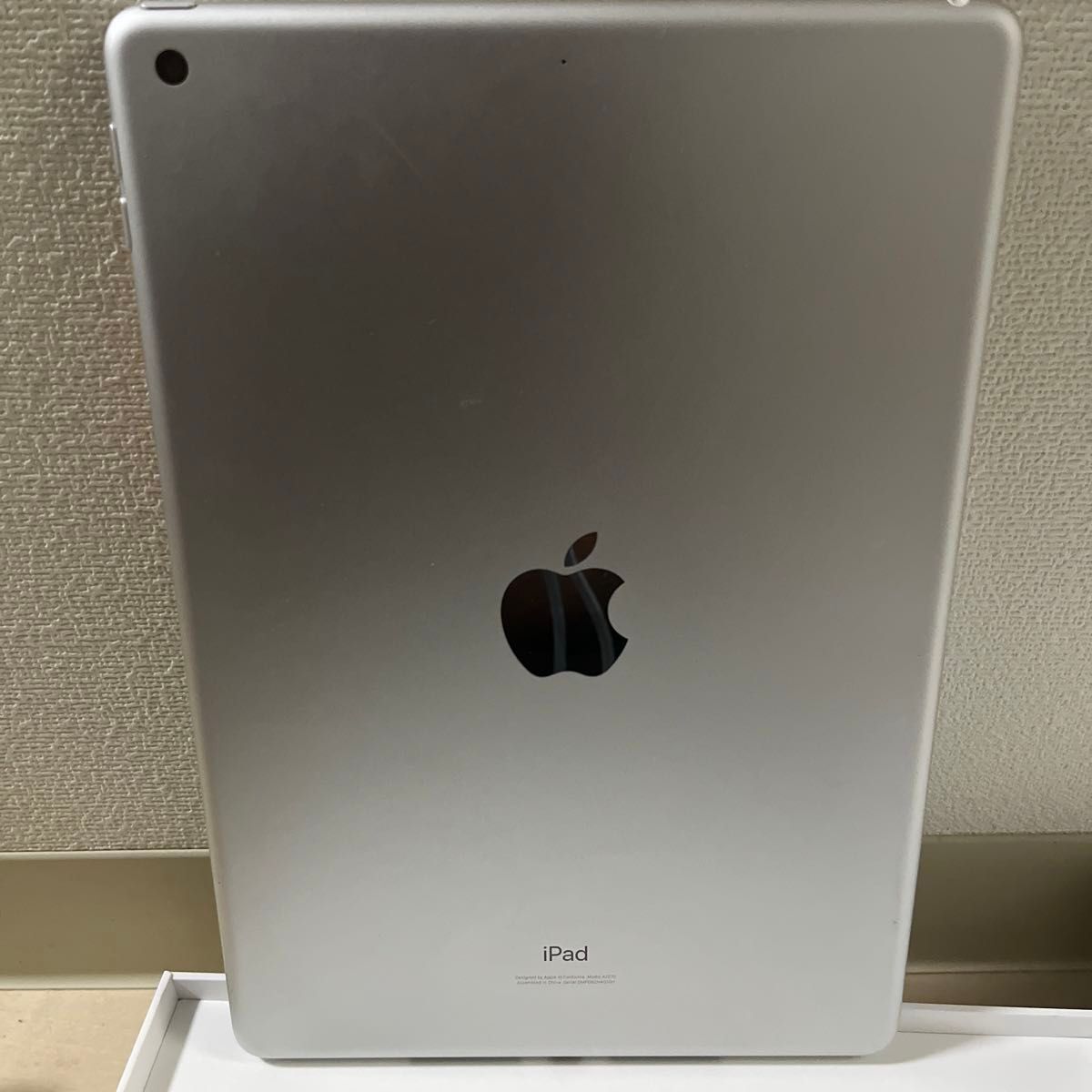 Apple iPad Wi-Fi 2020年 第8世代 128GB MYLE2J/A シルバー_画像3