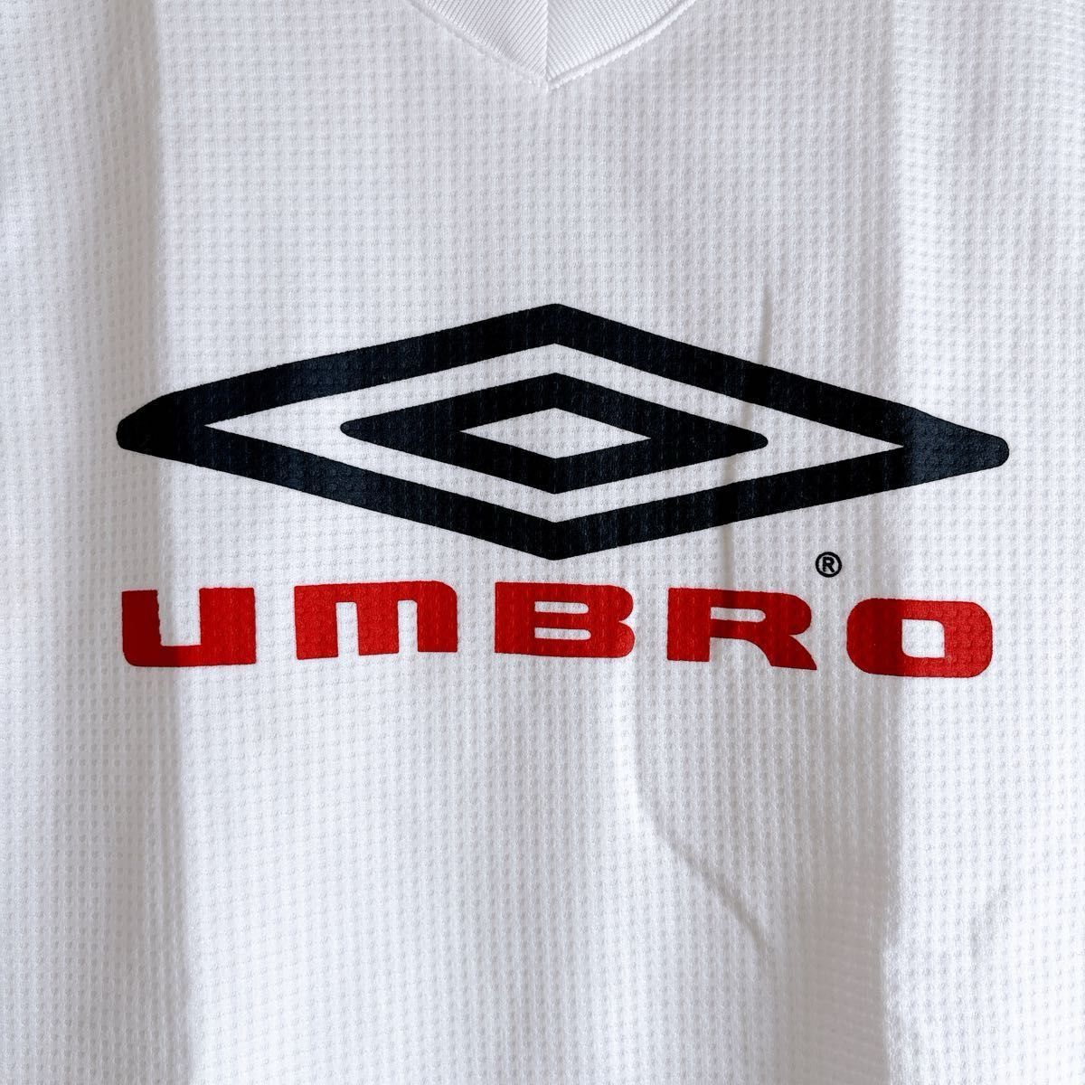 UMBRO アンブロ　キッズ　男の子　150 サッカーウェア　ノースリーブ　スポーツ　トレーニング　ホワイト　白　 タンクトップ 