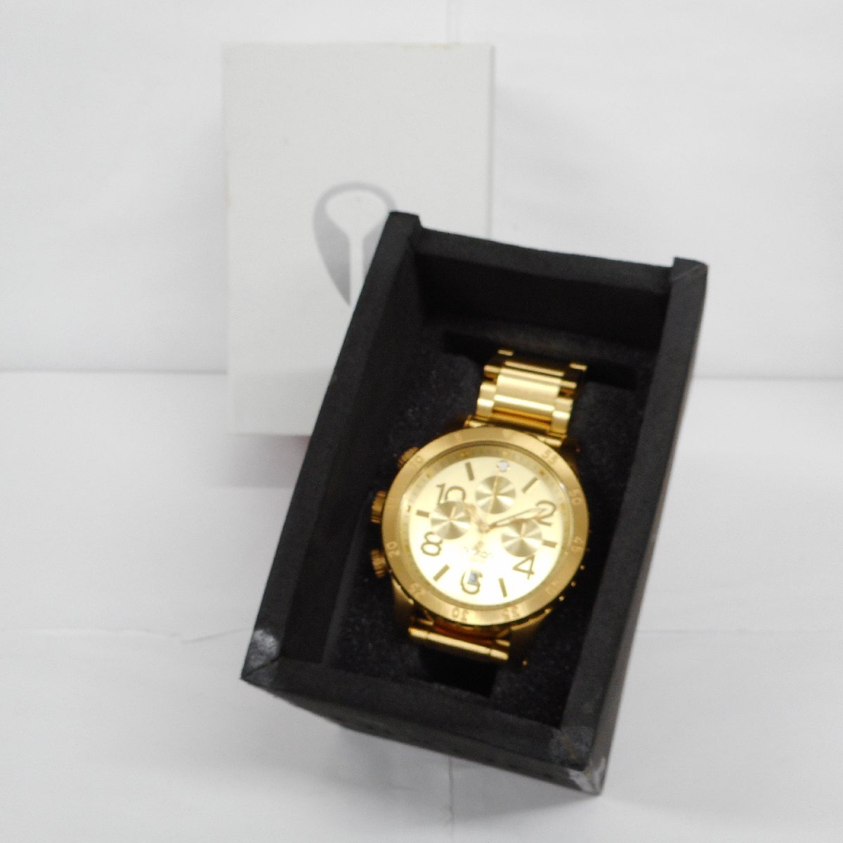 ID368 NIXON наручные часы 48-20 Nixon оттенок золота б/у 