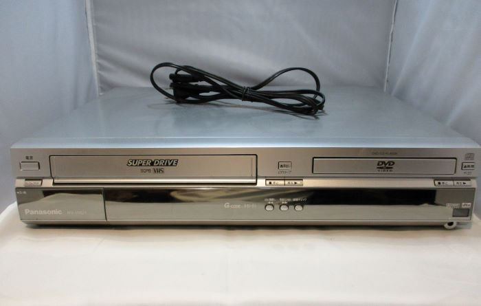 2405142J　Panasonic　NV-VHD1　VHS一体型DVDプレーヤー_画像1
