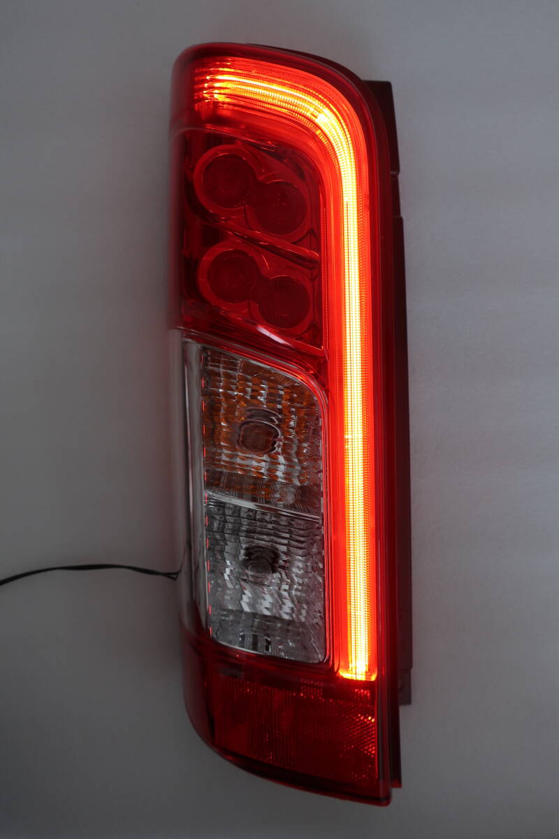 日産 NV350 E26 後期 キャラバン 純正 左 助手席側 LED テール ライト ランプ ICHIKOH D209_画像4