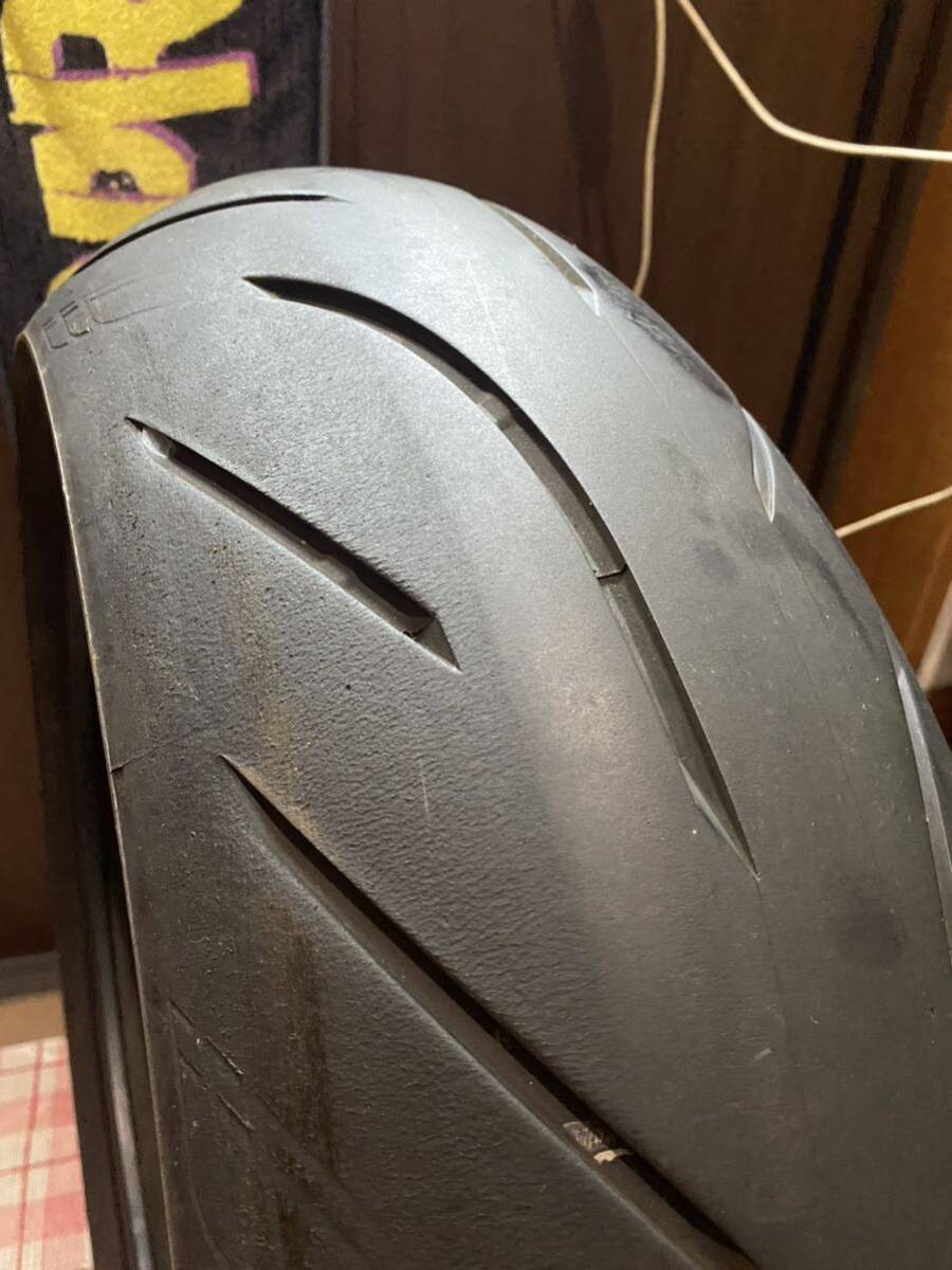 中古MCタイヤ BRIDGESTONE BATTLAX S21 200/55ZR17 ブリヂストン バトラックス ハイパースポーツ 200 55 17 1918 M3145_画像3