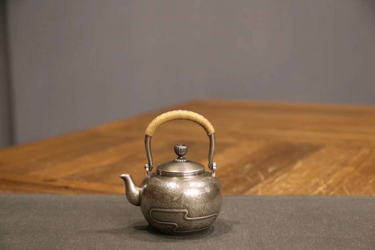 v old thing .v [...] weight 193g original silver 99% silver bin green tea hot water . small teapot tea utensils gold . tea utensils era thing old silver tea . tea "hu" pot 