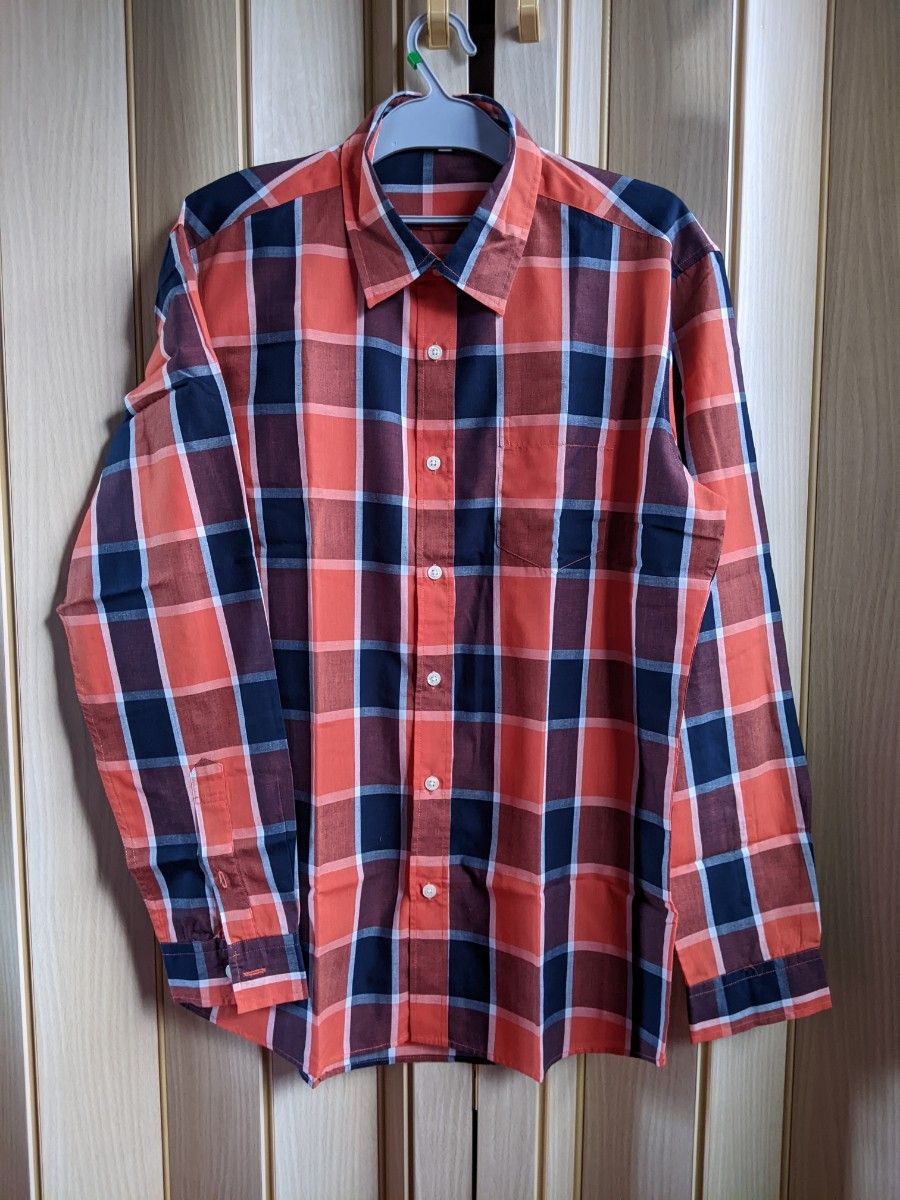 オレンジ系 の長袖 チェックシャツ