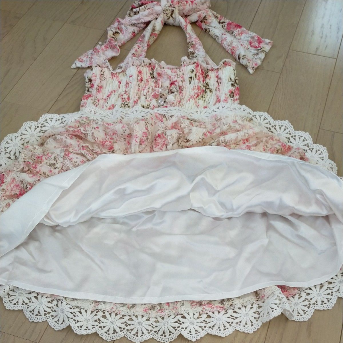 ‼️レア‼️LIZ LISA ホワイト ホルターネックミニワンピース LIZ LISA ホルターネックミニワンピース sizeF|Yahoo!フリマ