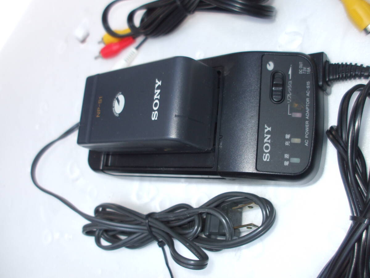 SONY VIDEO CAMERA CCD-TR270 古いカメラです処分品_画像9