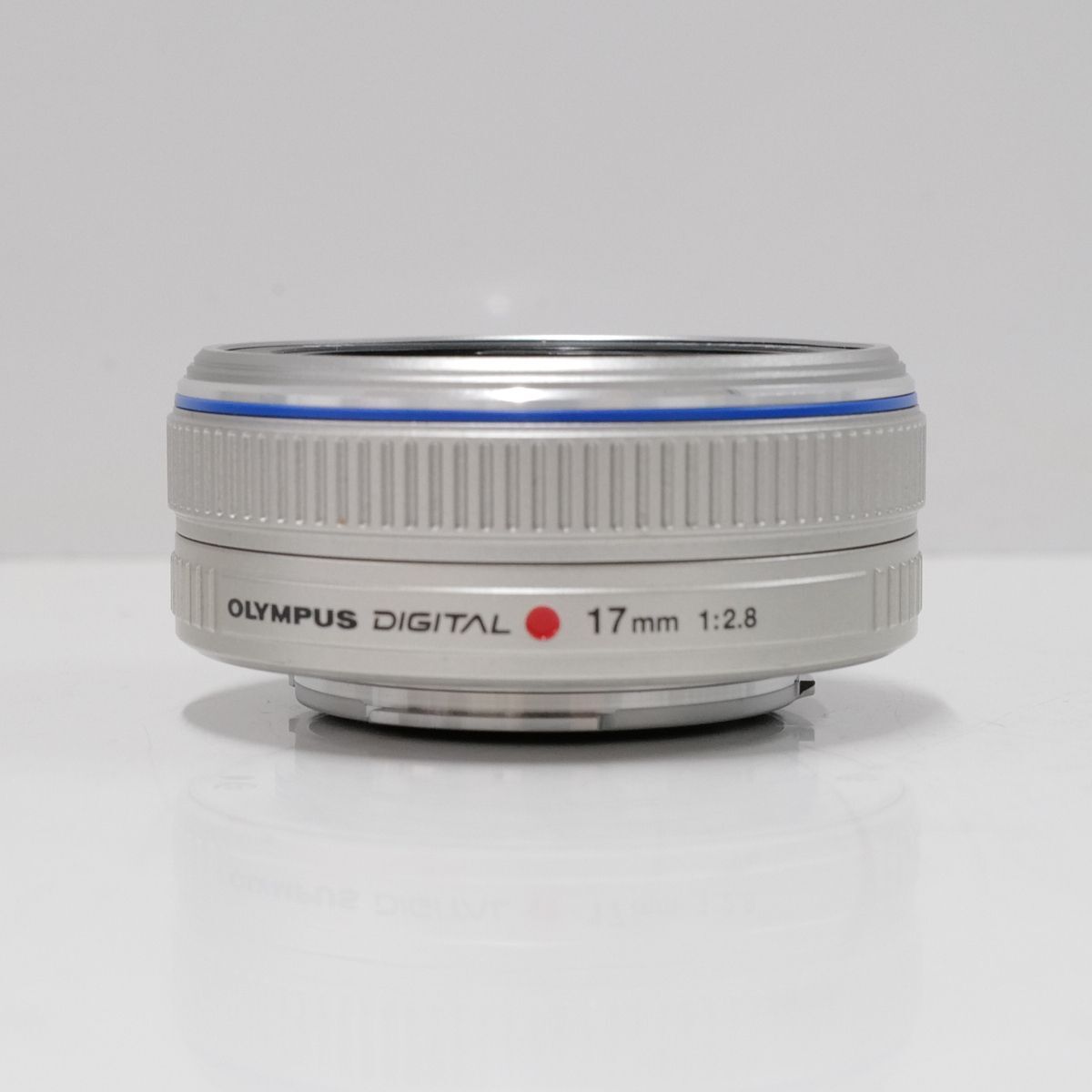 OLYMPUS 交換レンズ M.ZUIKO DIGITAL 17mm F2.8 USED超美品 広角 マイクロフォーサーズ 単焦点 パンケーキ カメラ 完動品 中古 CE4044_画像2