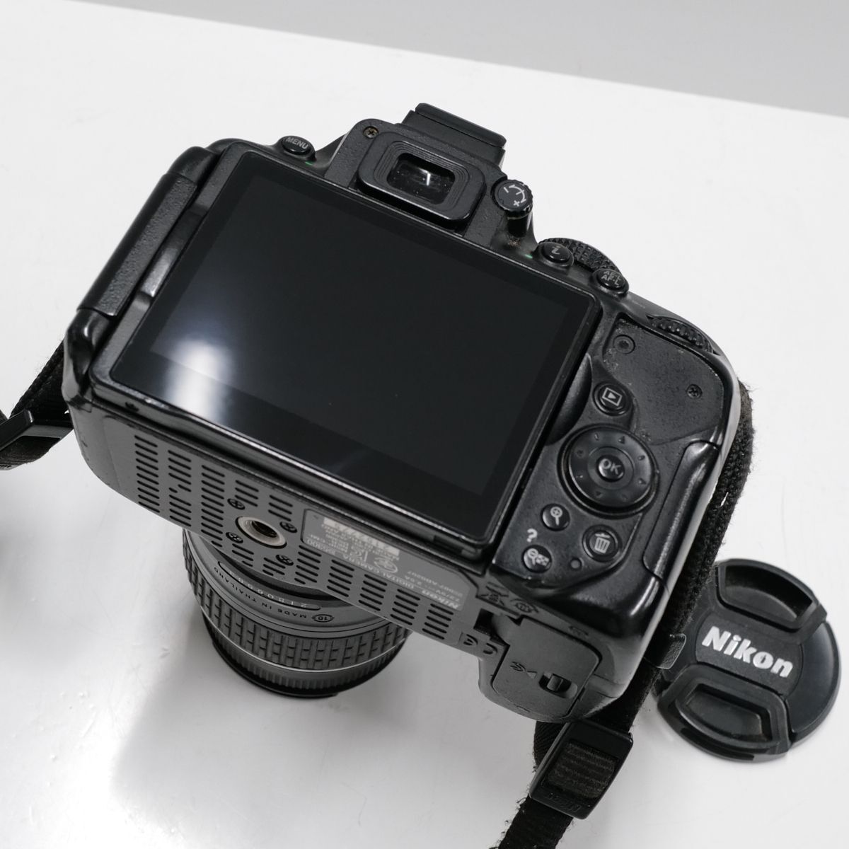 Nikon D5300＋AF-S DX NIKKOR 18-55mm f/3.5-5.6G VR II USED品 デジタル一眼 APS-C 標準ズーム レンズキット 動作品【難有】 1円〜 CE4046_画像2