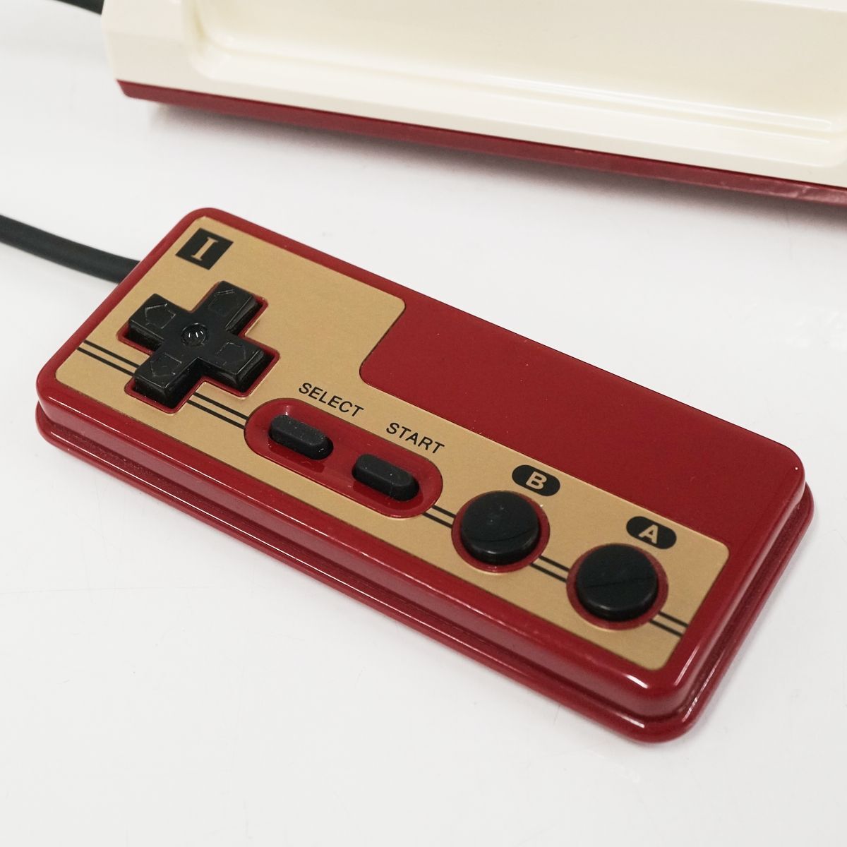 Nintendo ニンテンドークラシックミニ ファミリーコンピューター USED品 CLV-S-HVCC ファミコン 30タイトル内蔵 レトロ 中古 完動品 V0515_画像8