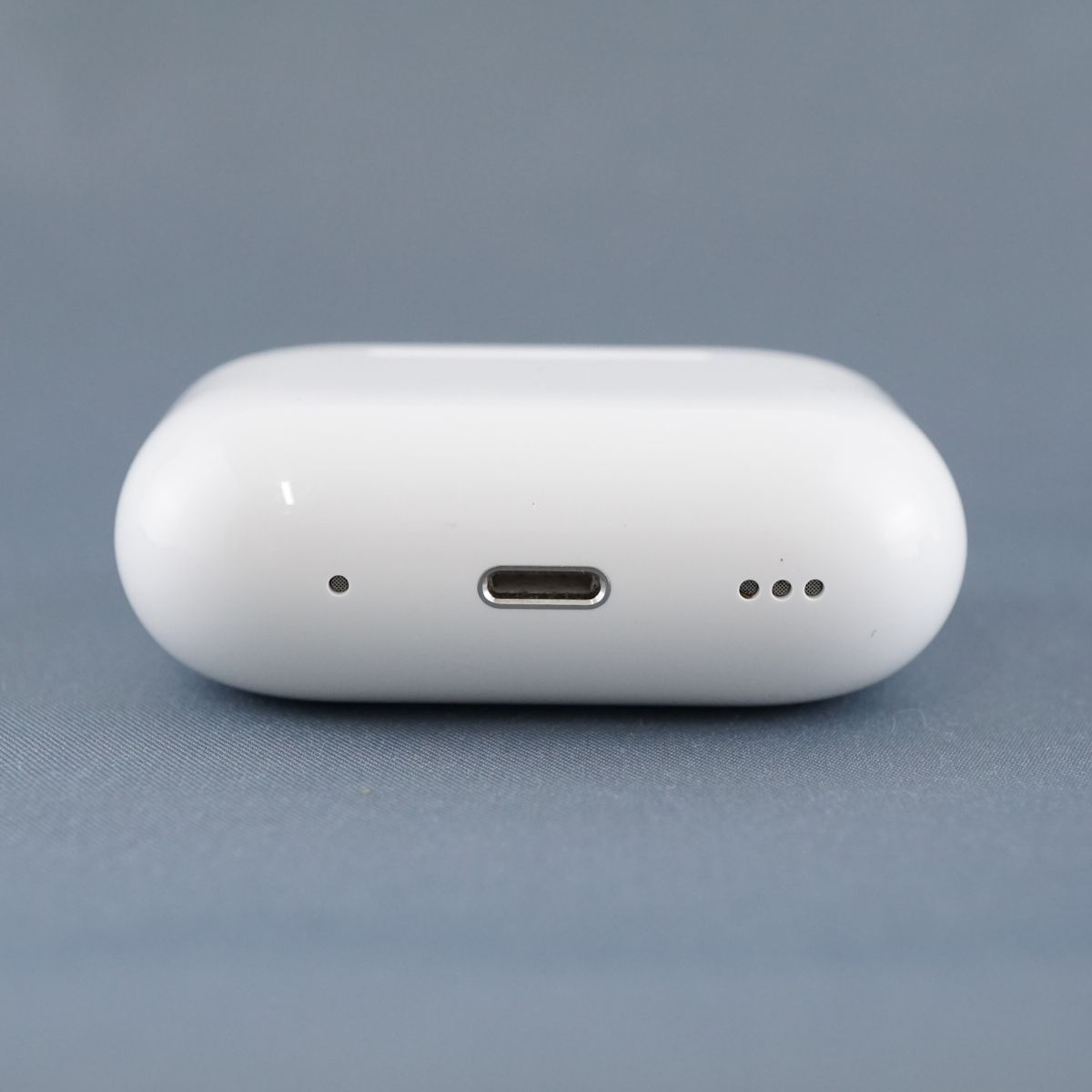 Apple AirPods Pro 第二世代 充電ケースのみ USED超美品 ワイヤレスイヤホン MagSafe充電ケース Lightning MQD83J/A 完動品 KR V0063_画像5