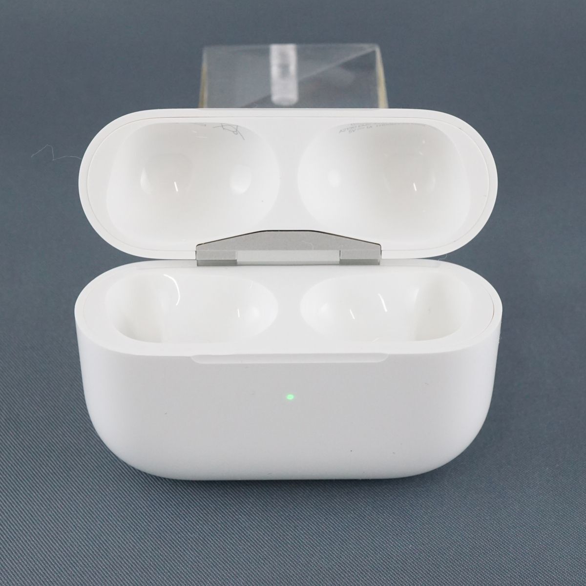 Apple AirPods Pro 充電ケースのみ MagSafe USED超美品 第一世代 イヤホン エアーポッズ プロ Qi MLWK3J/A 純正 完動品 送料無料 V9050_画像3