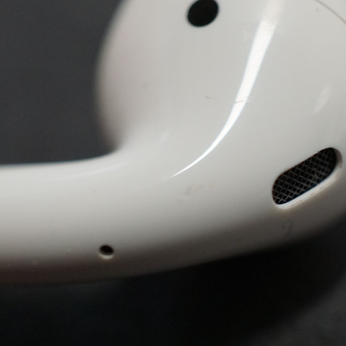 Apple AirPods エアーポッズ USED品 左イヤホンのみ L 片耳 A2031 第二世代 正規品 MV7N2J/A 完動品 中古 T V9169_画像4