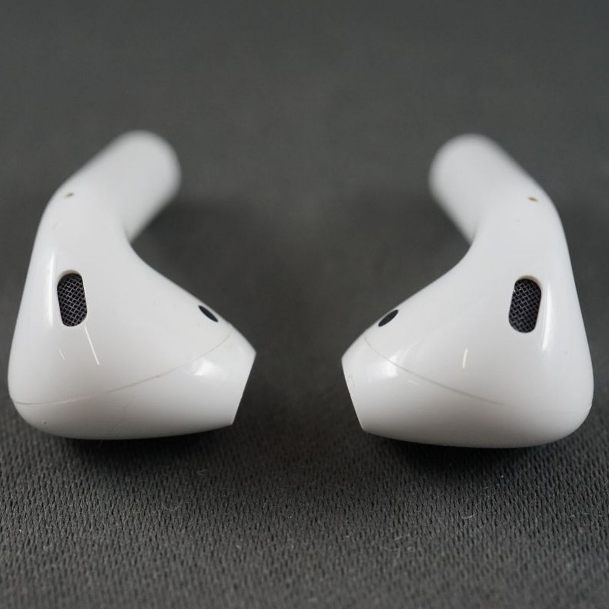 Apple AirPods with Wireless Charging Case エアーポッズ イヤホン USED美品 第二世代 MRXJ2J/A 完動品 中古 V9657_画像6