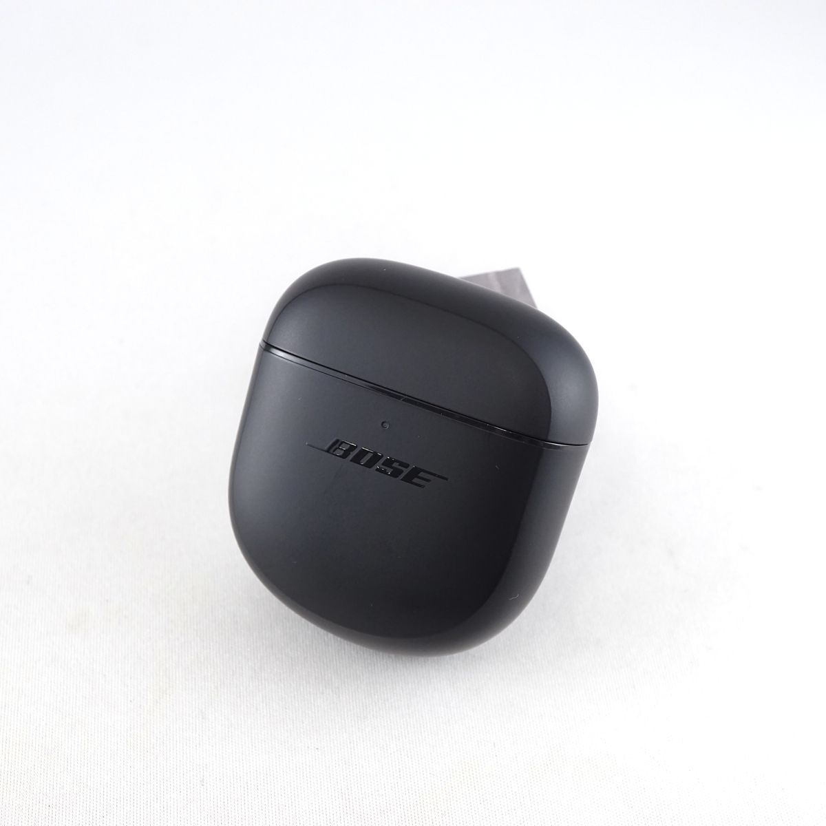 BOSE QuietComfort Earbuds II 充電ケースのみ USED美品 チャージングケース 充電器 ワイヤレスイヤホン ボーズ 純正品 完動品 V9558_画像1