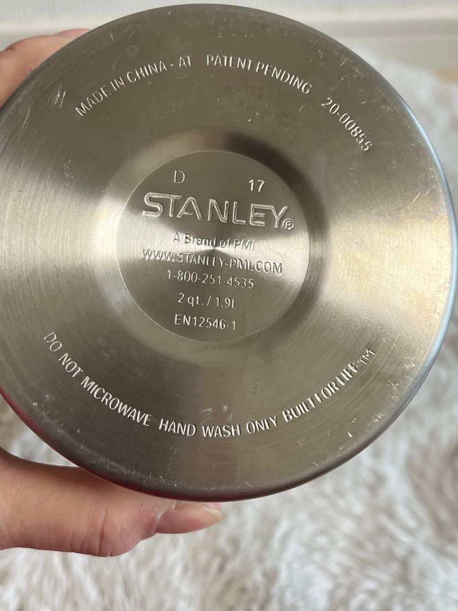 STANLEY スタンレー 旧ロゴ 希少なホワイトカラー 水筒 1 9L STANLEY スタンレー 旧ロゴ 希少なホワイトカラー 水筒 1 9L