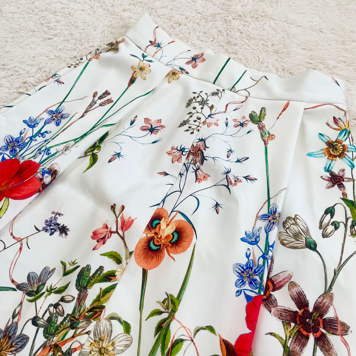 美品 ザラ ZARA ボタニカル フラワープリントスカート 花柄 膝丈 美品 ザラ ZARA ボタニカル フラワープリントスカート 花柄 膝丈