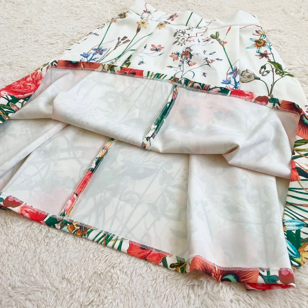 美品 ザラ ZARA ボタニカル フラワープリントスカート 花柄 膝丈 美品 ザラ ZARA ボタニカル フラワープリントスカート 花柄 膝丈