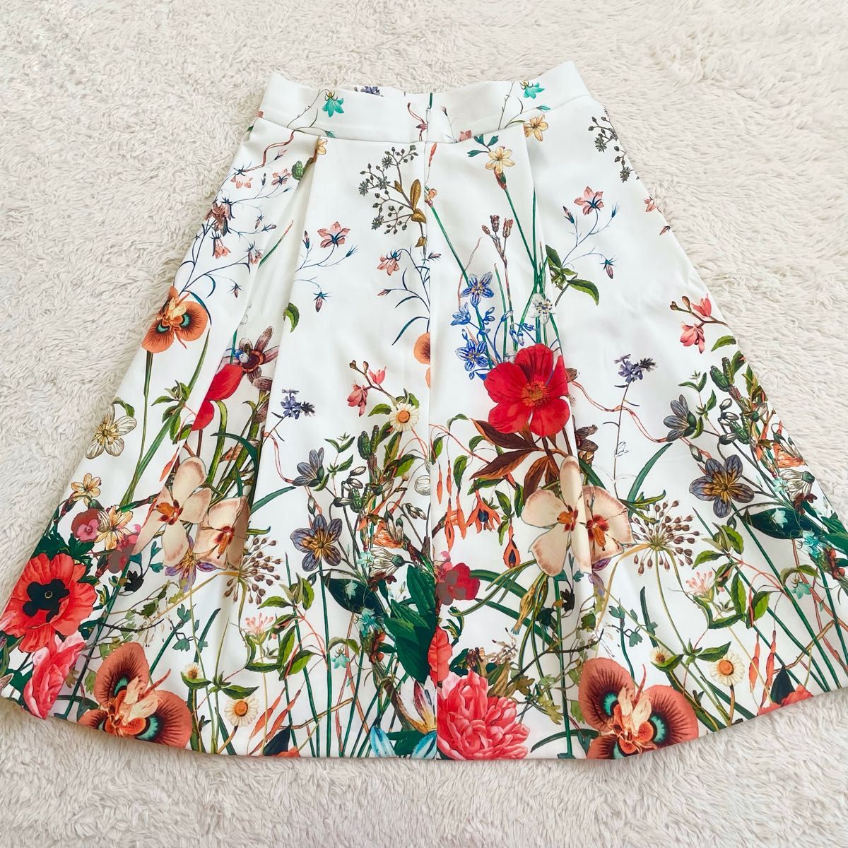 美品 ザラ ZARA ボタニカル フラワープリントスカート 花柄 膝丈 美品 ザラ ZARA ボタニカル フラワープリントスカート 花柄 膝丈