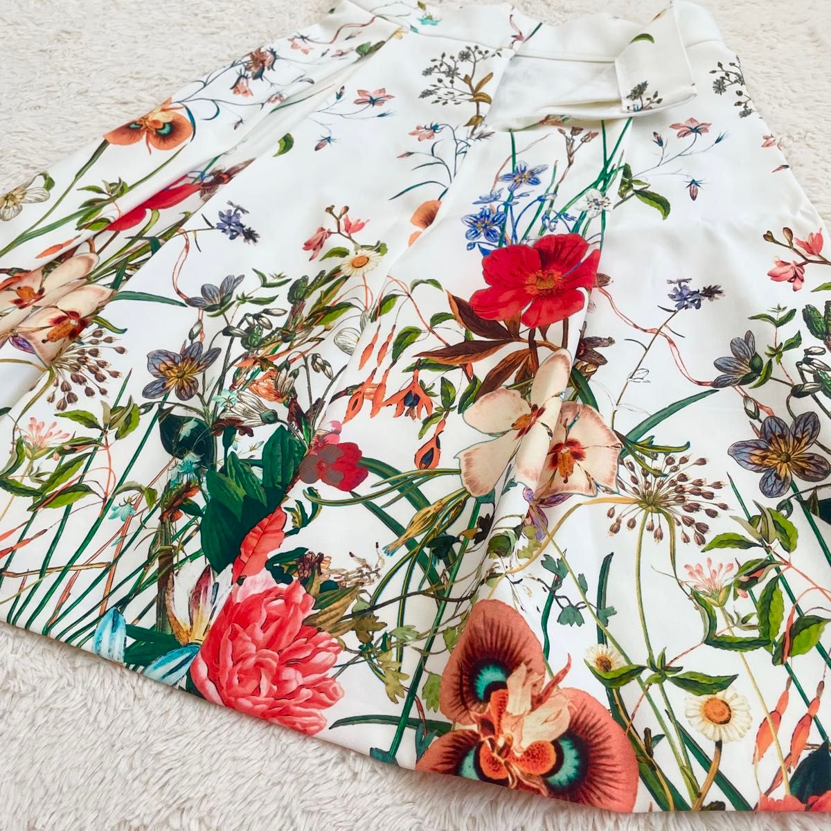 美品 ザラ ZARA ボタニカル フラワープリントスカート 花柄 膝丈 美品 ザラ ZARA ボタニカル フラワープリントスカート 花柄 膝丈