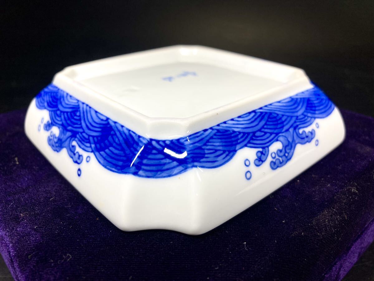  Fukagawa Seiji Arita .. orchid . boat Holland boat four angle plate ornament plate overglaze enamels gold paint blue and white ceramics . wave writing box attaching ashtray ceramics old work of art 