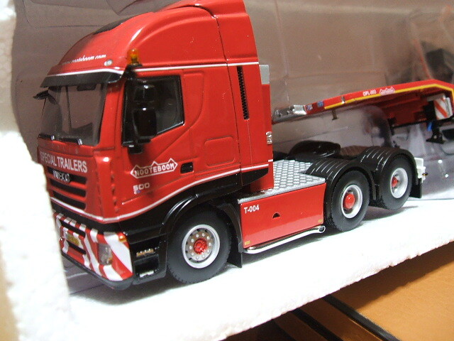 WSI 1/50 NOOTEBOOM IVECO 64 W/ OSDS 4-AXLE (Semi Low-loader with tractor unit) の画像4
