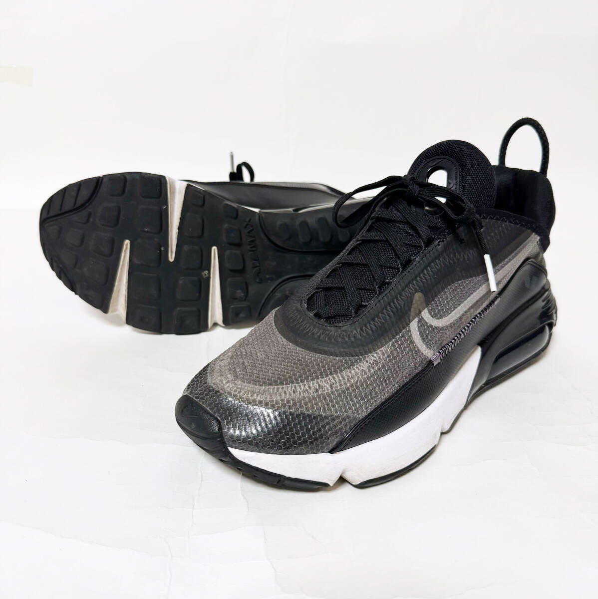 NIKE/ナイキ エアマックス 2090 ブラック/ホワイト US8/26cm美品 NIKE/ナイキ エアマックス 2090 ブラック/ホワイト US8/26cm美品