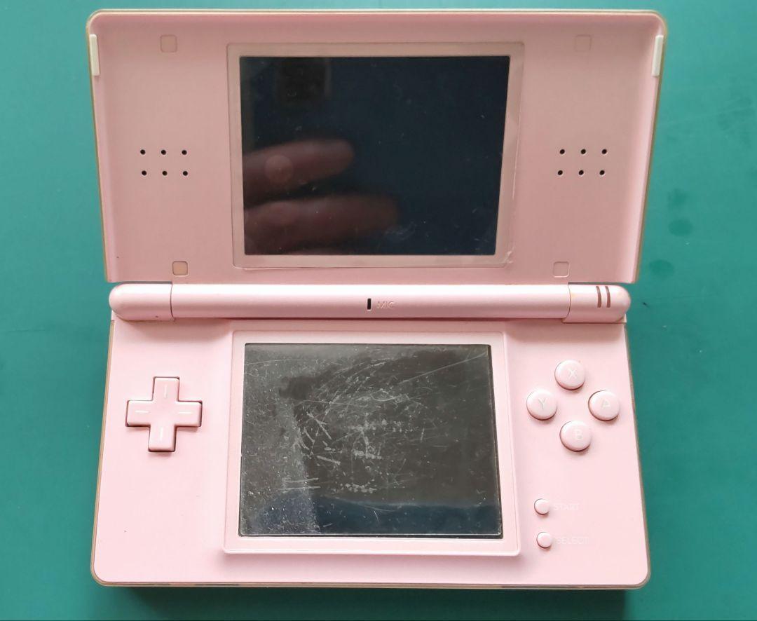 【中古・訳あり】ニンテンドーDS Lite ノーブルピンク 充電器、ソフト付_画像4