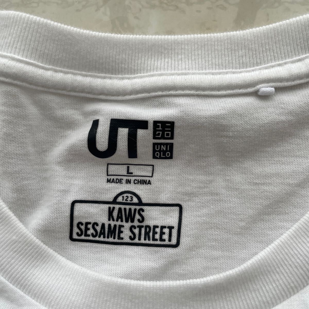 カウズ Tシャツ KAWS セサミストリート UT コラボTシャツ SESAME STREET 半袖Tシャツ kaws ユニクロ UNIQLO 半袖tシャツ_画像3