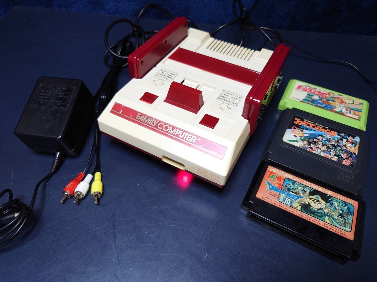 任天堂 AV仕様ファミコン 前期 ファミコン すぐ遊べるセット アダプター ソフト3本 ドラクエ 縦縞対策 スイッチ・オンで光る Nintendo_画像1